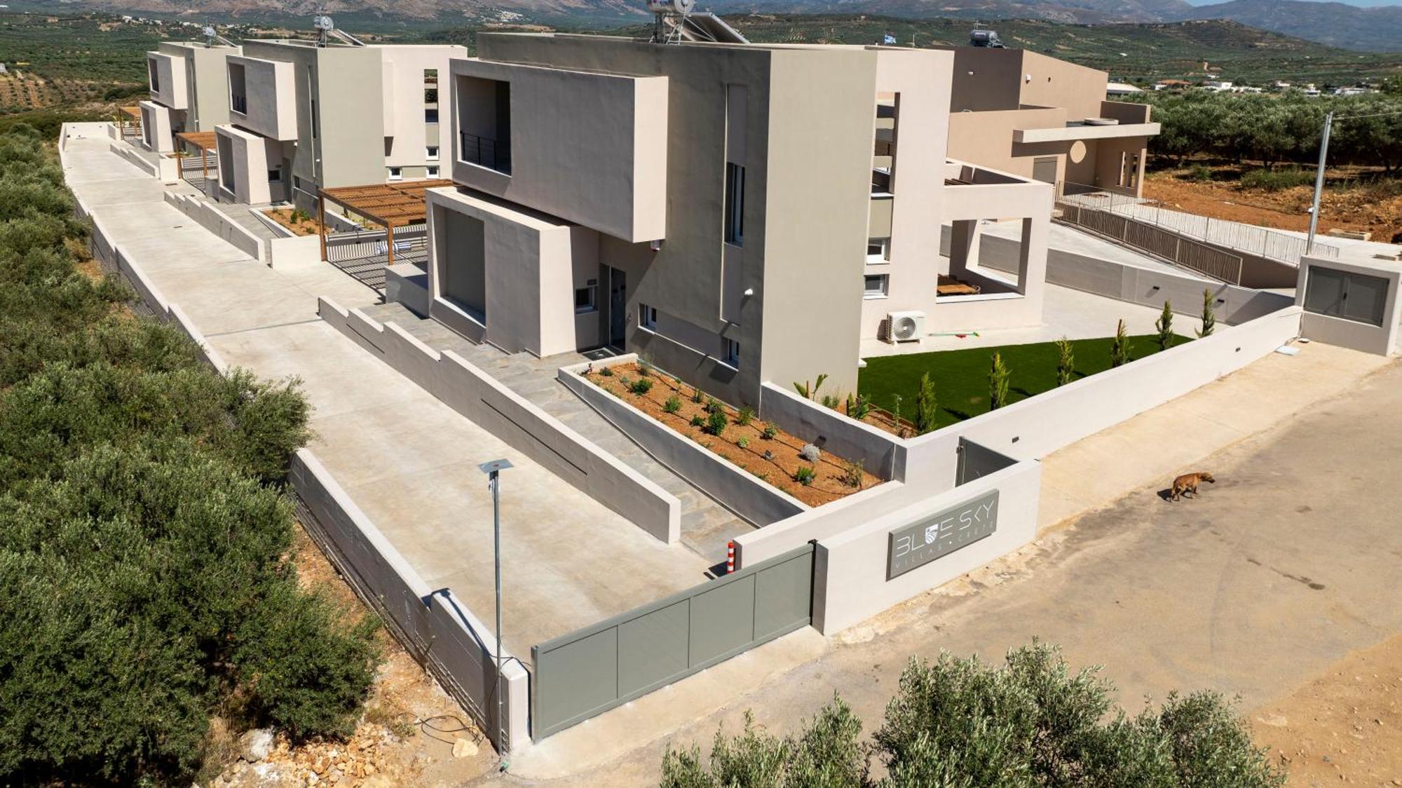 Blue Sky Villas Arkalochórion Exteriör bild